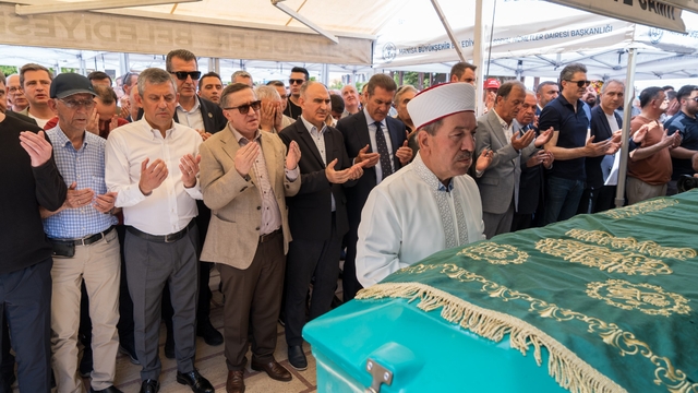 CHP Grup Başkanı Özel'in amcası son yolculuğuna uğurlandı