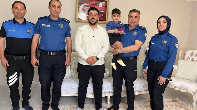 Şehit aileleri ile şehitlikler bayramda ziyaret edildi