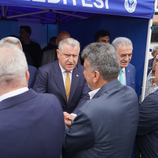 Bakan Bak, memleketi Rize'de geleneksel bayramlaşma törenine katıldı