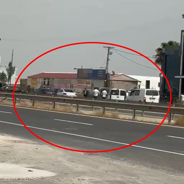 İki aile arasında silahlı, taşlı ve sopalı 'yol verme' kavgası: 2 ölü, 7 ya...