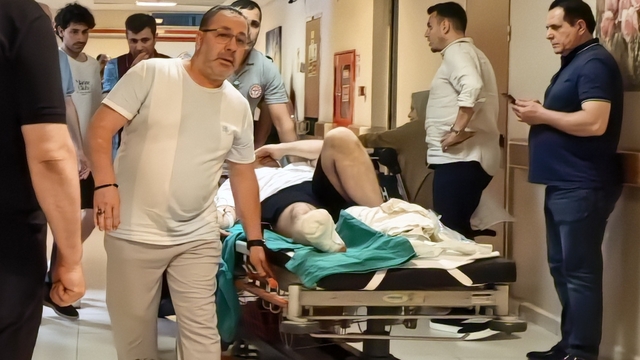 Çim biçme makinesine ayağını kaptırınca 3 parmağı koptu