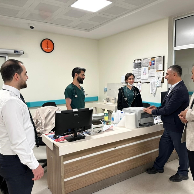 Sağlık-Sen Şırnak Şubesi'nden sağlık çalışanlarına bayram sürprizi