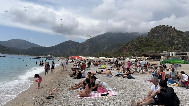 Ölüdeniz'de bayram yoğunluğu
