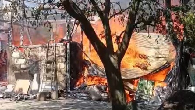 Tokat'ta müştemilatta çıkan yangın, çevre evlere sıçramadan söndürüldü