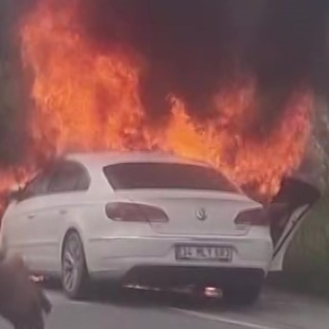 Amasya'da feci kaza: Dede ve torun hayatını kaybetti
Çarpışan otomobillerde...