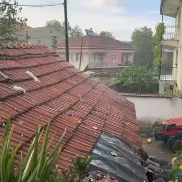 Bursa'da sağanak günlük yaşamı olumsuz etkiledi