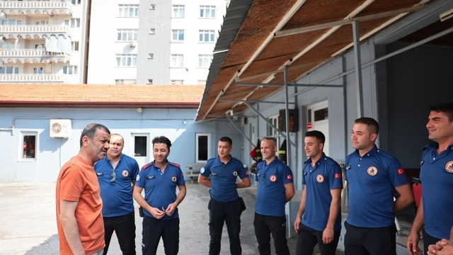 Başkan Çavuşoğlu'ndan bayram mesaisindeki personele ve hastalara ziyaret
