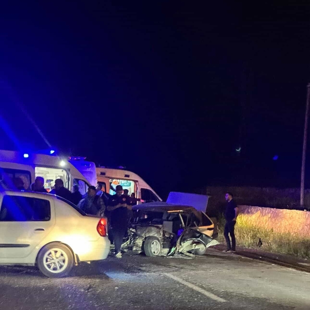 Elazığ'da otomobil ile traktör çarpıştı: 5 yaralı