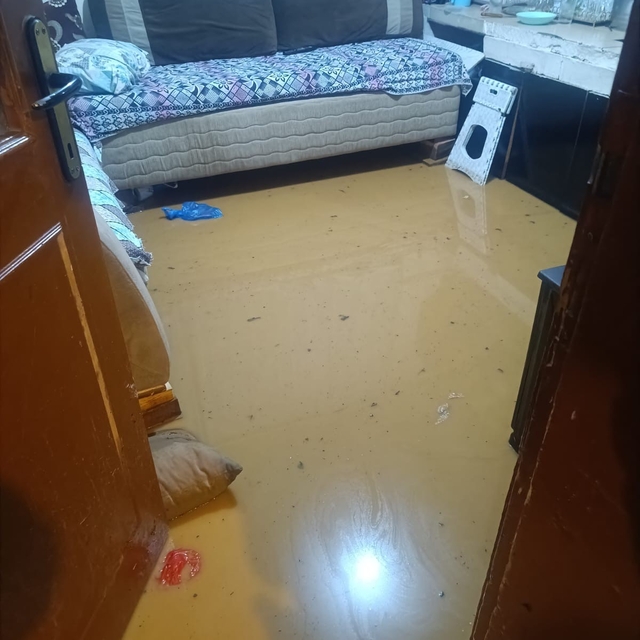 Sağanak yağış sebebiyle evleri su bastı