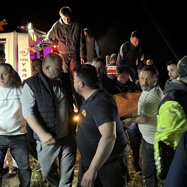 Kastamonu'da otomobil 150 metre yüksekten uçuruma yuvarlandı: 1 ölü, 3 yara...