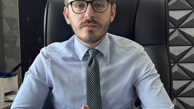 Evlilik mahremiyete engel değil
Avukat Mustafa Erkulu: "Evlilikle birlikte eşler arasında mahremiyet ve özel hayatın gizliliğinin tamamen kalktığı söylenemez"