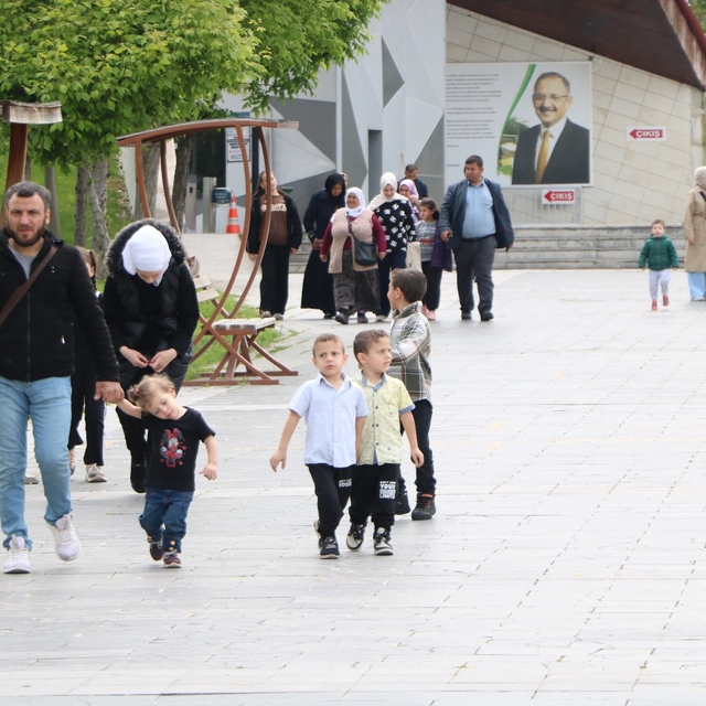 Kayseri Hayvanat Bahçesi'nde bayram yoğunluğu; bir günde 20 bin ziyaretçi