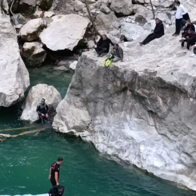 Kahramanmaraş'ta nehirde kaybolan şahıs için arama çalışmaları sürüyor