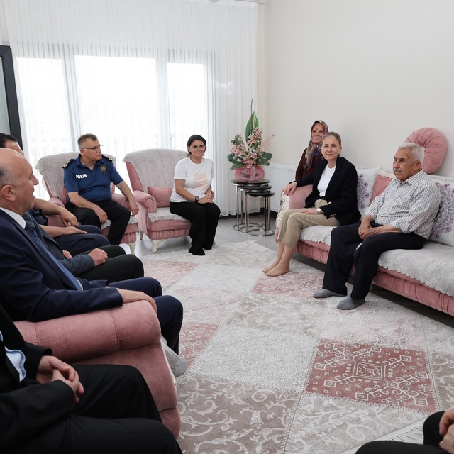 Kaymakam Küpeli şehit ailelerini unutmadı