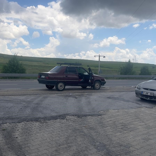 İki otomobilin çarpıştığı kazada bir kişi yaralandı