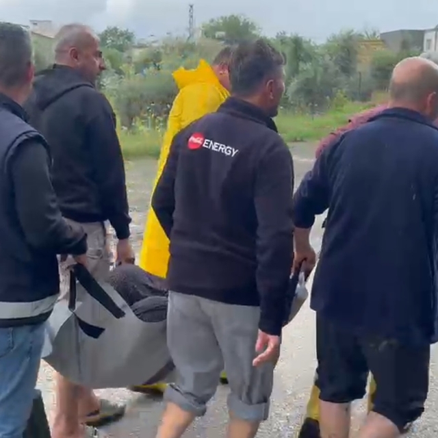 Doğu Akdeniz'de sağanak; caddeleri su bastı (3)