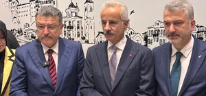Bakan Uraloğlu, memleketi Trabzon'da hemşehrileri ile bayramlaştı