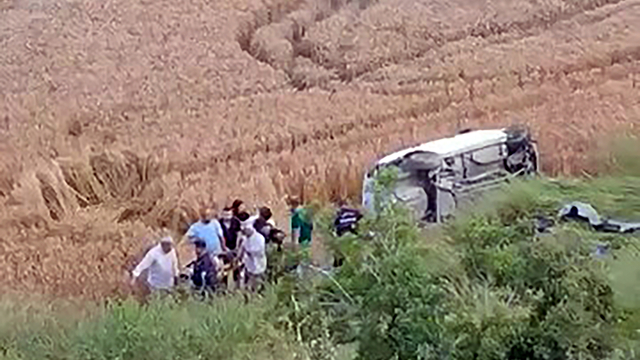 Otomobil şarampole devrildi: 1 ölü, 1 yaralı