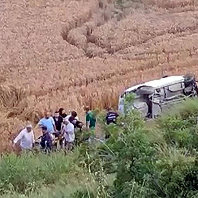 Otomobil şarampole devrildi: 1 ölü, 1 yaralı