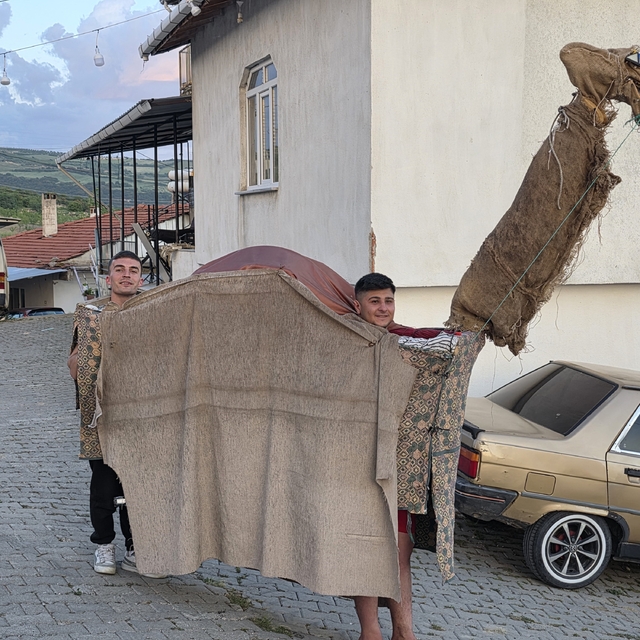Manisa'da 135 yıllık "Kukla Deve" geleneği yaşatılıyor
Toplanan yardımlar k...