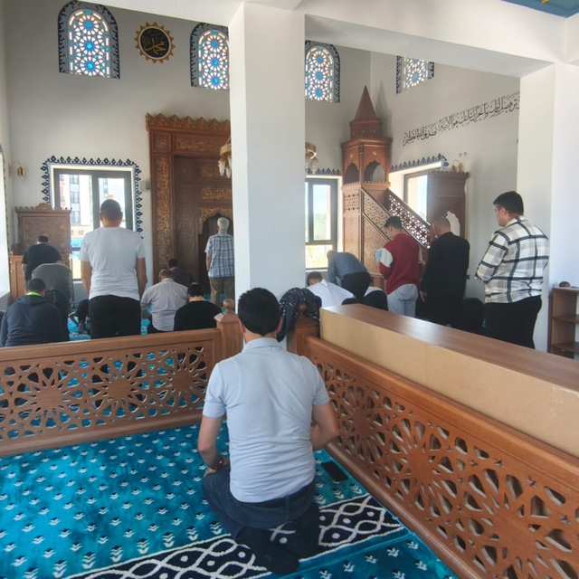 Akçaova TOKİ Camii'nde ilk Cuma namazı kılındı