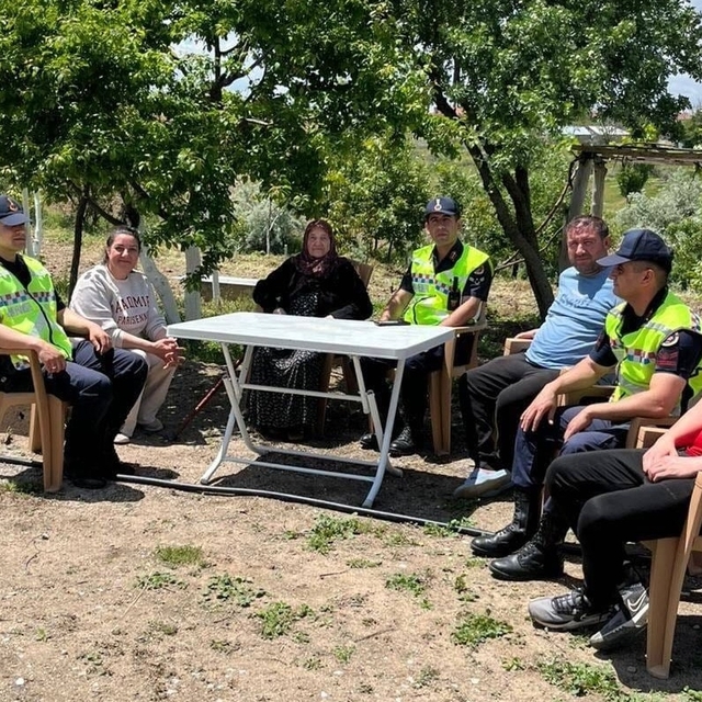 Kırşehir'de jandarmadan şehit ailelerine bayram ziyareti