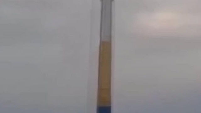 Lunaparkta arızalanan oyuncakta baş aşağı mahsur kaldılar