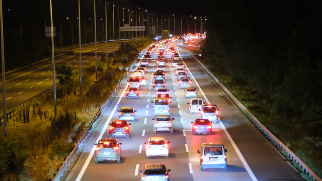 Anadolu Otoyolu'nun Düzce geçişinde trafik durma noktasına geldi