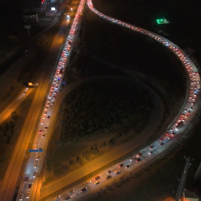 'Kilit Kavşak' Kırıkkale'de bayram dönüş trafiği dron ile görüntülendi
