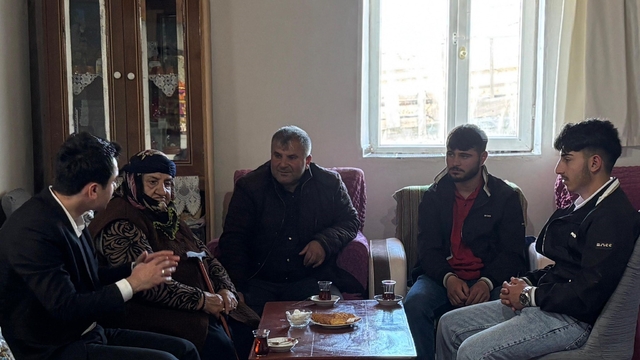 Kaymakam Tutal'dan şehit ailesine bayram ziyareti