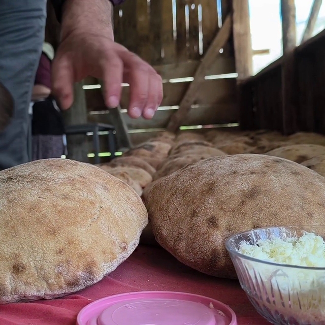 Uzundere'de doğal ekmek mesaisi: Taleplere yetişemiyorlar