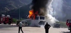 Amasya'da otobüs terminalinde park halindeki yolcu otobüsü yandı