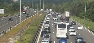 Anadolu Otoyolu'nun Bolu geçişinde trafik yoğunluğu