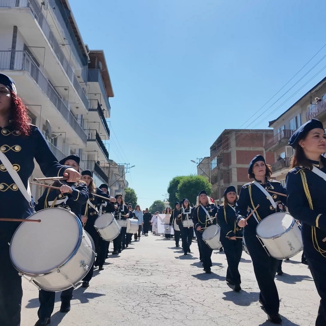 Terzisinden pazarcısına, kuaföründen muhtarına 40 kadın bir araya gelip, be...