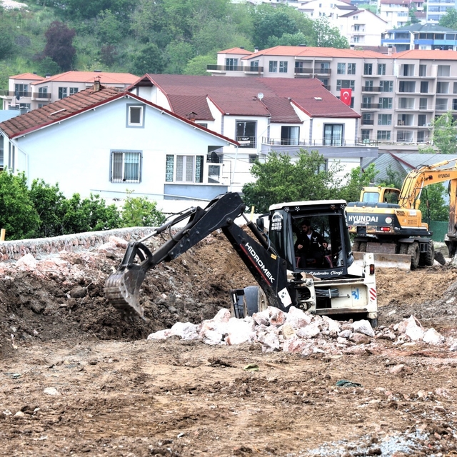 Selahattin Eyyubi Caddesi'nde 2. etap yol yapım çalışmaları başladı