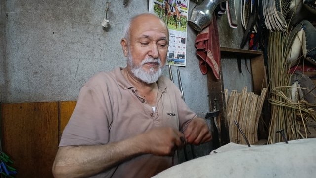 60 yıllık semer ustası, mesleğini yaşatmaya çalışıyor
Teknoloji, semercilik mesleğini bitirme noktasına getirdi