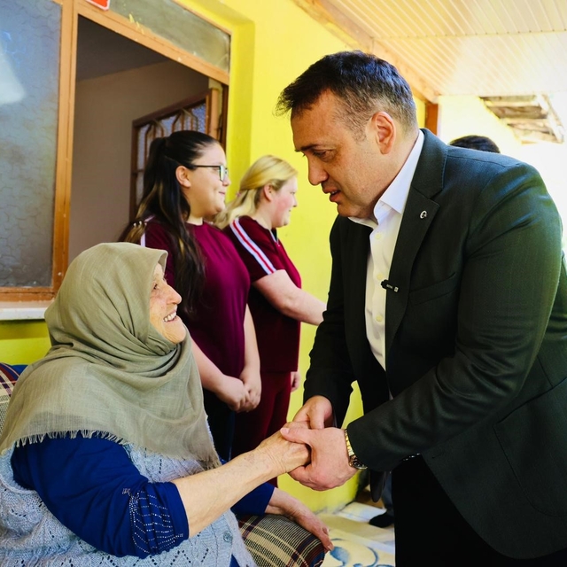Şehit ailesine bayramda anlamlı buluşma