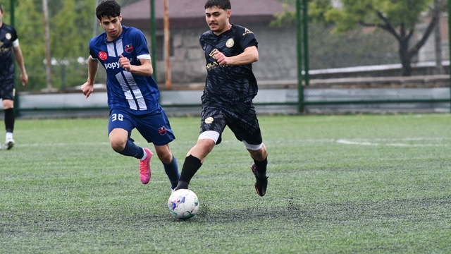 Yavru Aslanspor şampiyon oldu