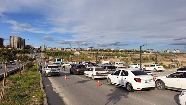 Otomobil ile minibüs çarpıştı: 1 yaralı