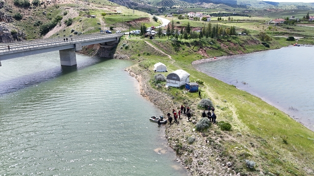 Kızılırmak'a düşen genci arama çalışması devam ediyor