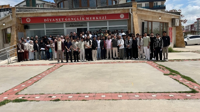 Uluslararası öğrencilerle yürek ısıtan bayramlaşma
