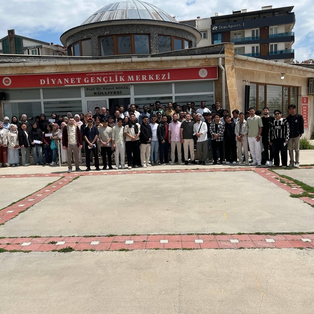 Uluslararası öğrencilerle yürek ısıtan bayramlaşma