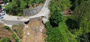 Rize'de sağanak sonrası çöken yol dronla görüntülendi