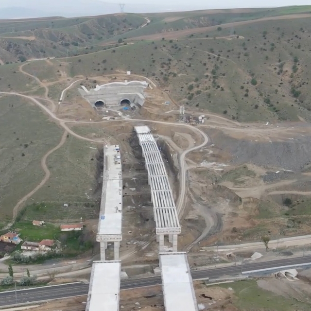 Kafkasya ve Orta Doğu'ya ulaşımı güçlendirecek Ankara-Kırıkkale-Delice Otoy...