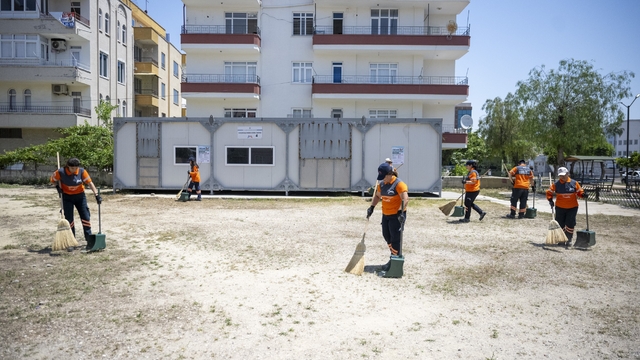 Mersin'de kurban kesim alanlarında bayram temizliği