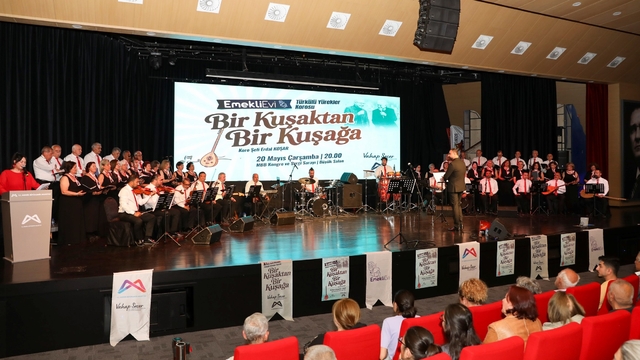 Mersin'de kuşaklar aynı sahnede buluştu