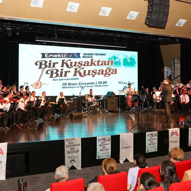 Mersin'de kuşaklar aynı sahnede buluştu