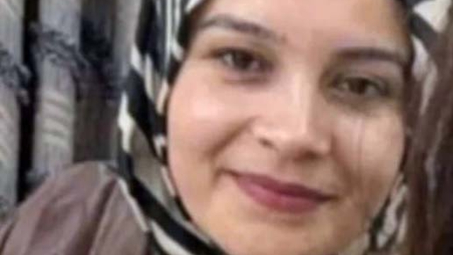 İki otomobilin çarpıştığı kazada ölen anne ile 3 çocuğu toprağa verildi