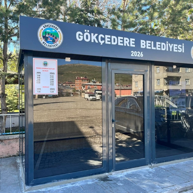 Gökçedere'ye modern minibüs durağı yapıldı