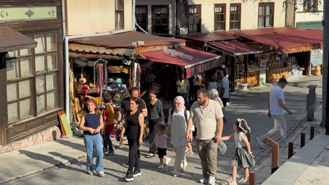 Bayram tatilinde Taraklı'yı tercih edenler tarihte yolculuk yaptı